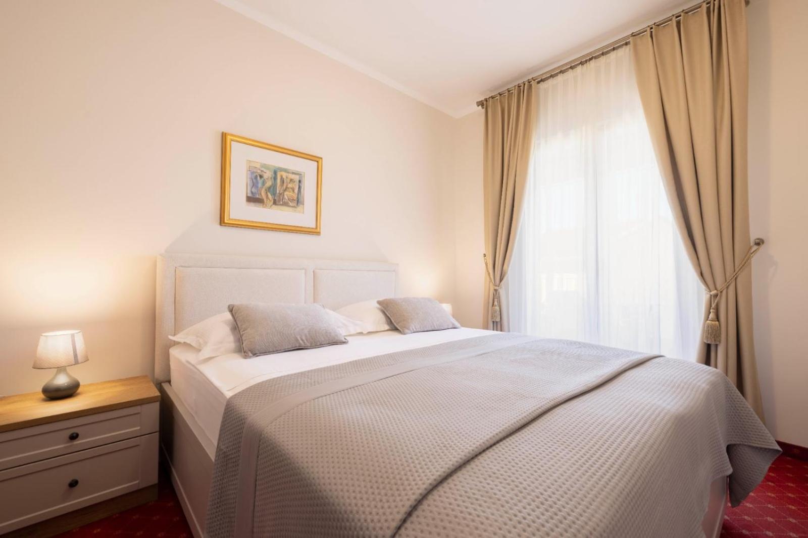 Aparthotel Villa Mozart Podgora Exterior photo