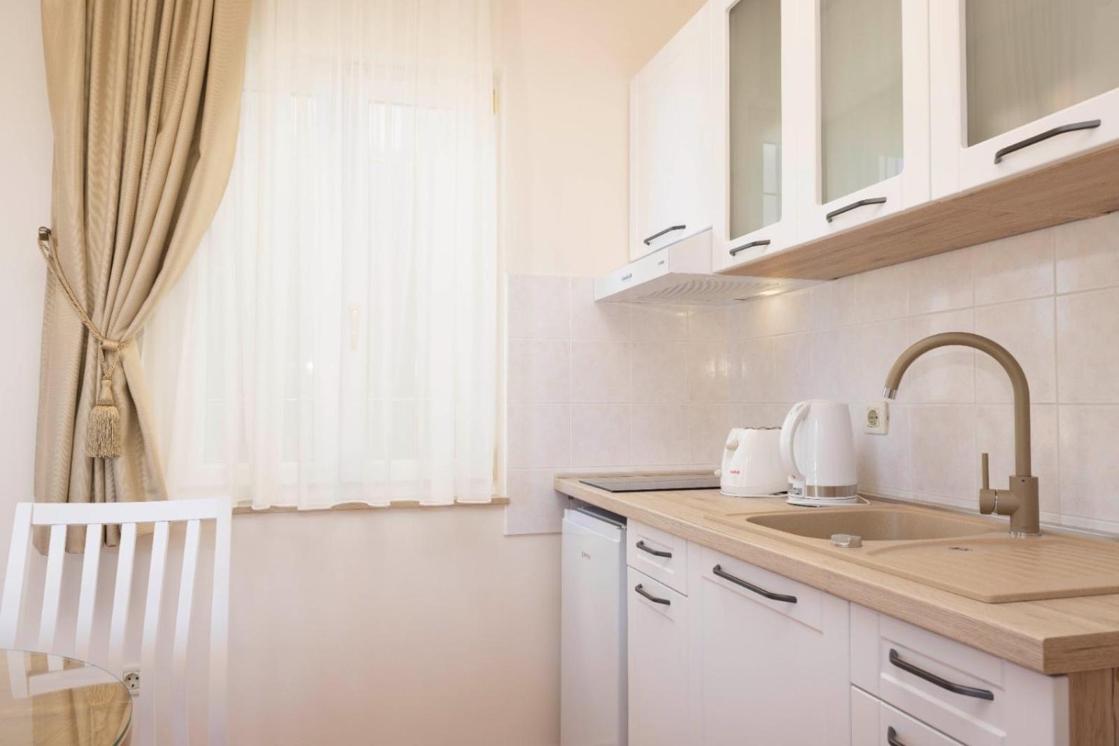 Aparthotel Villa Mozart Podgora Exterior photo